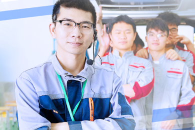 汽车专业西席 黄文津