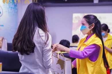 单亲妈妈关爱妄想