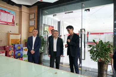 广州黄埔区委常委、统战部部长肖春辉一行莅临emc易倍体育教育考察指导