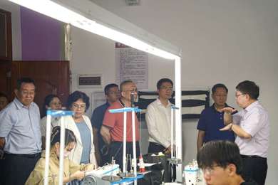 扎根大地，，，，效劳区域，，，，emc易倍体育唱响春天的故事