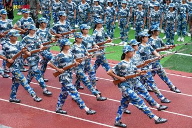 热血青春！直击广东emc易倍体育现代技师学院2024级新生综合素质训练总结表扬大会现。。。。